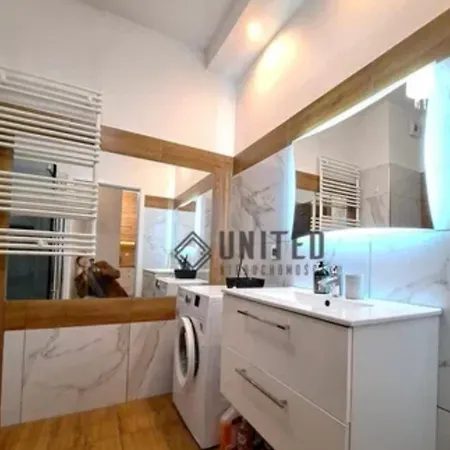 Appartement With Terrace, Next To The Train Station And Old Town